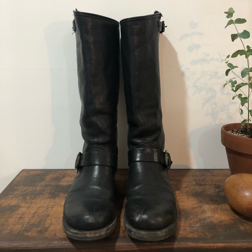 FRYE BOOTS Size 8